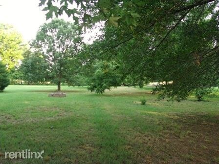 Building Photo - 3 br, 1 bath House - 637 S Miller Rd