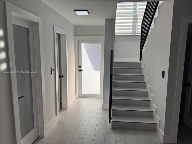 Building Photo - 6653 SW 140th Ave