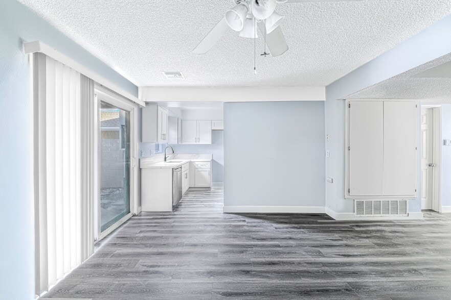 Building Photo - 1600 Mabury St