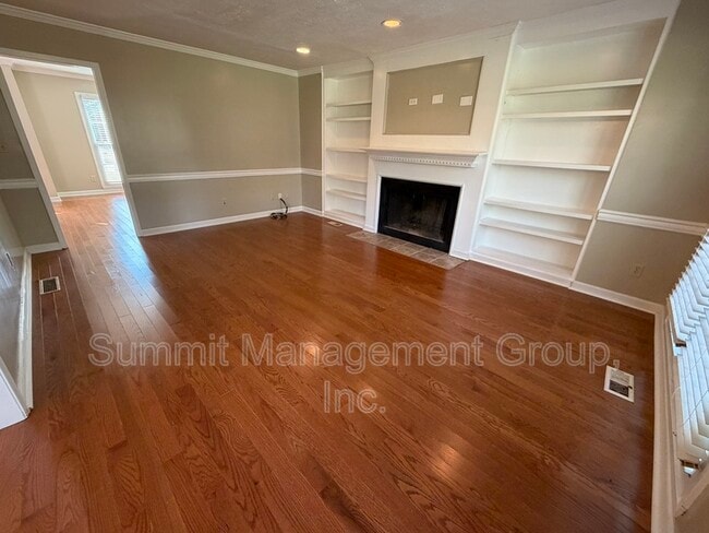 Building Photo - 1611 Ellington Rd SE