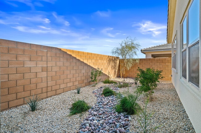 Building Photo - 73584 Henri Dr