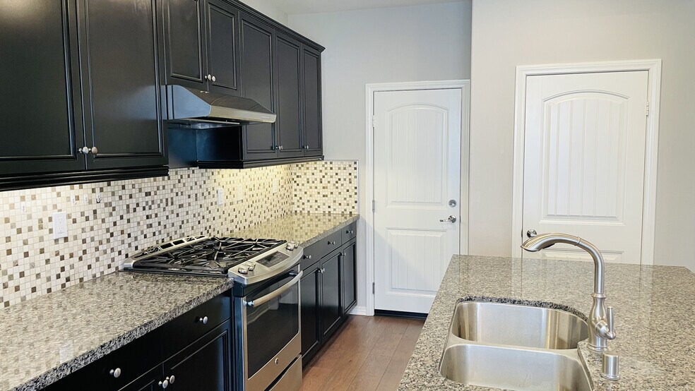 Building Photo - 24359 Verdugo Cir