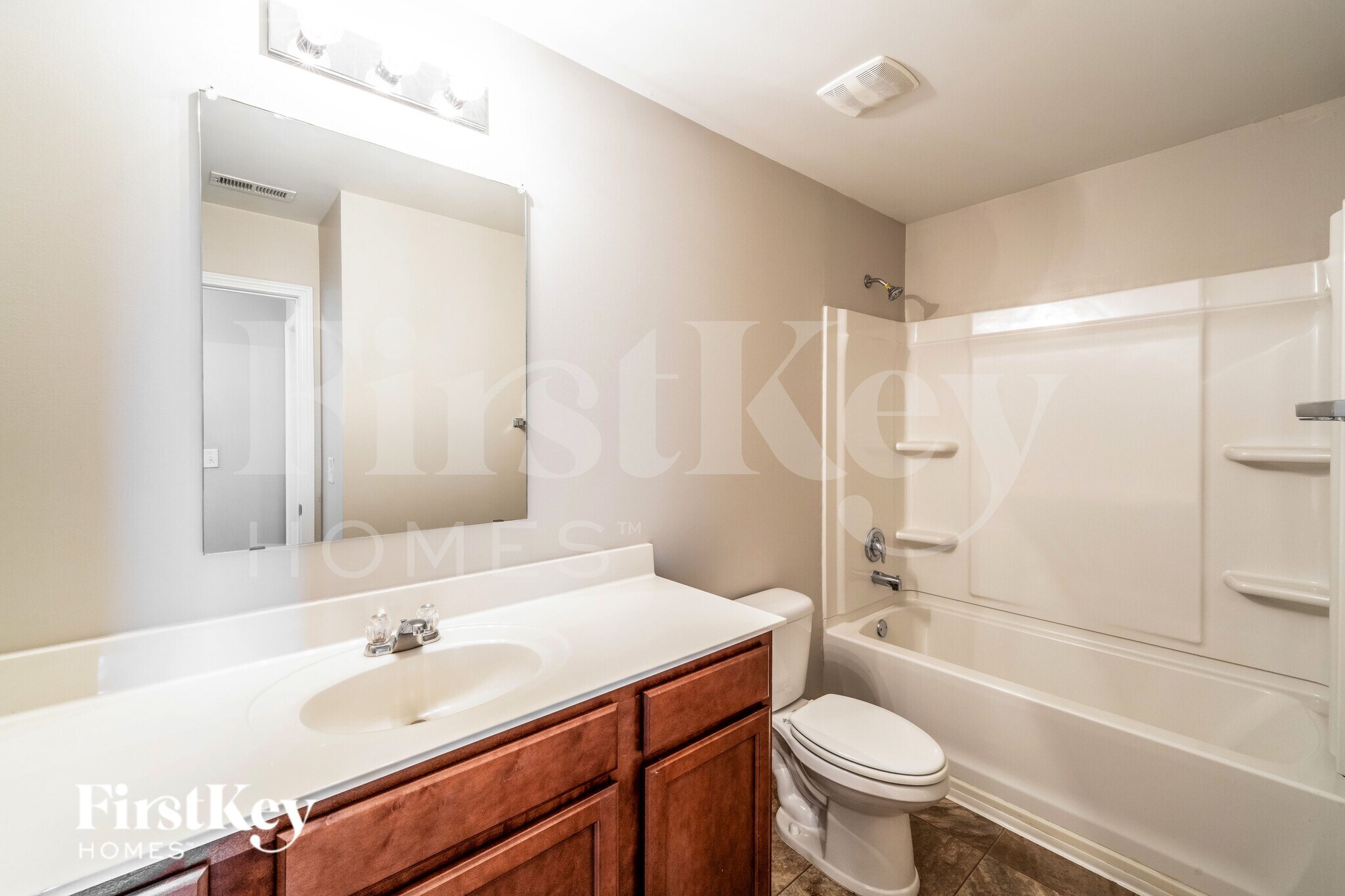 Building Photo - 5069 Bella Ct