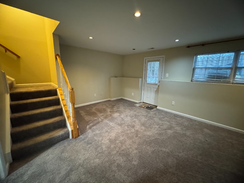 Building Photo - 3994 Mammoth Cave Loop