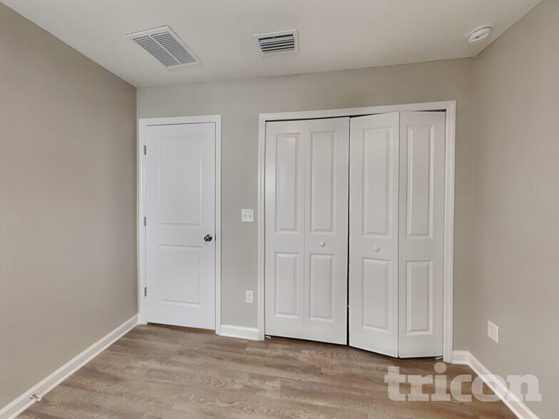 Building Photo - 470 Chandler Dr