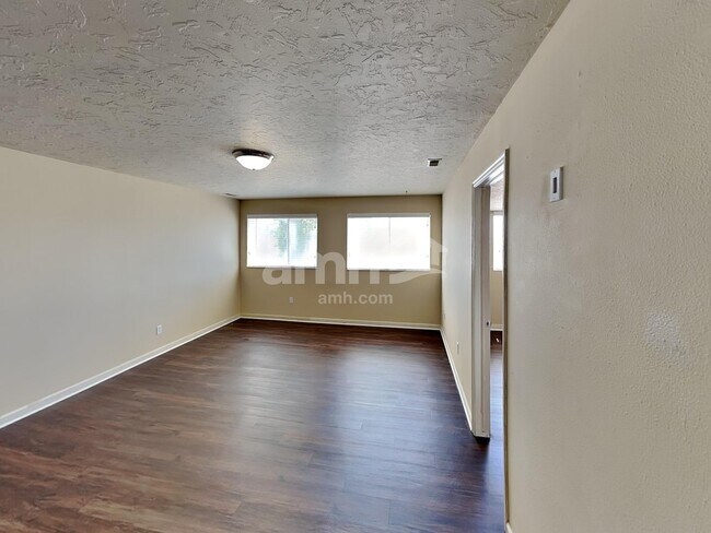 Building Photo - 339 W 2450 N