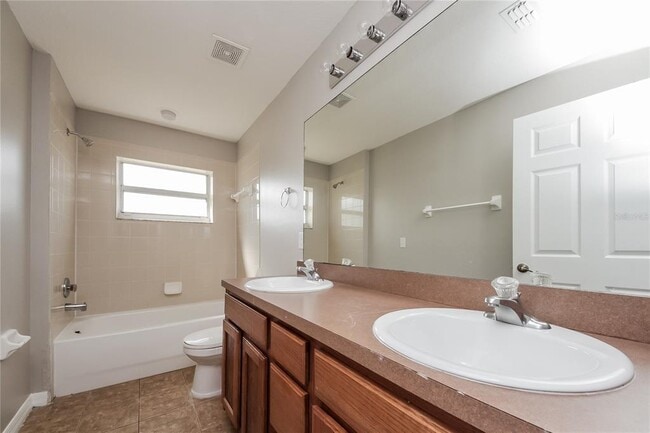 Building Photo - 103 11th Ave