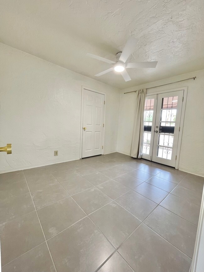 Building Photo - 2334 N Richey Blvd