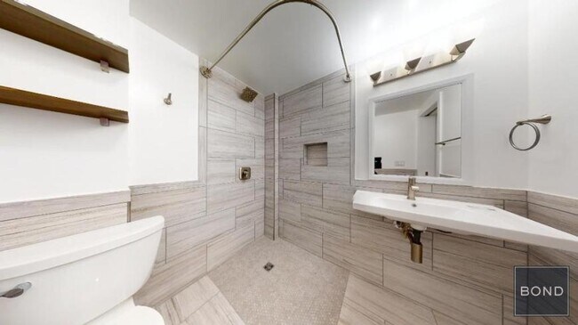Building Photo - 0 bedroom in Manhattan NY 10003