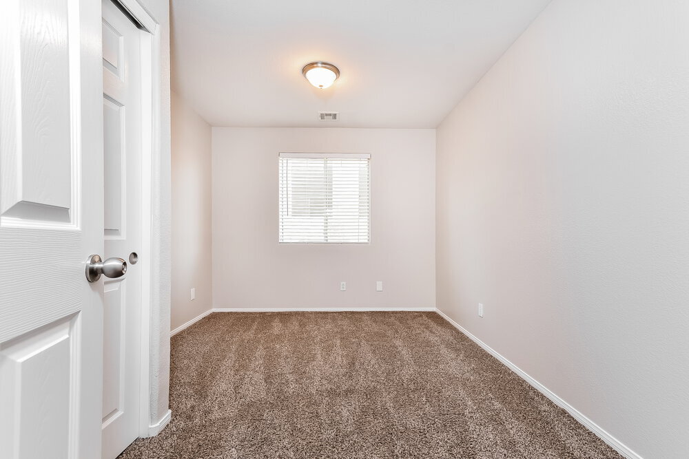 Building Photo - 9434 Havasu Canyon Ave