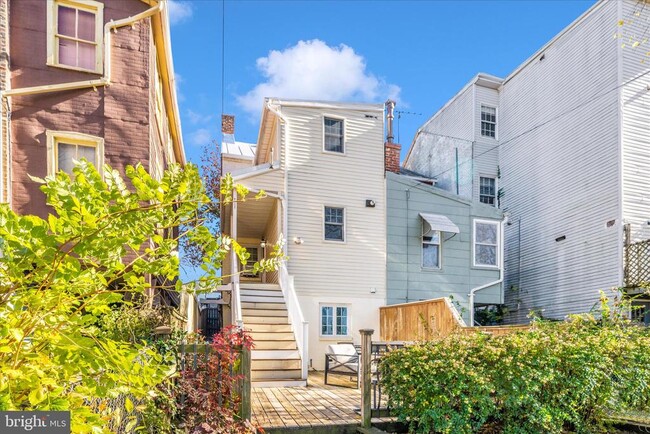 Building Photo - 313 N Market St