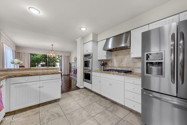 Building Photo - 4953 Lakeridge Terrace W