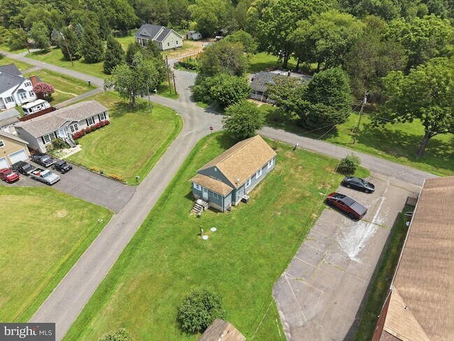 Building Photo - 9246 Prospect Ave