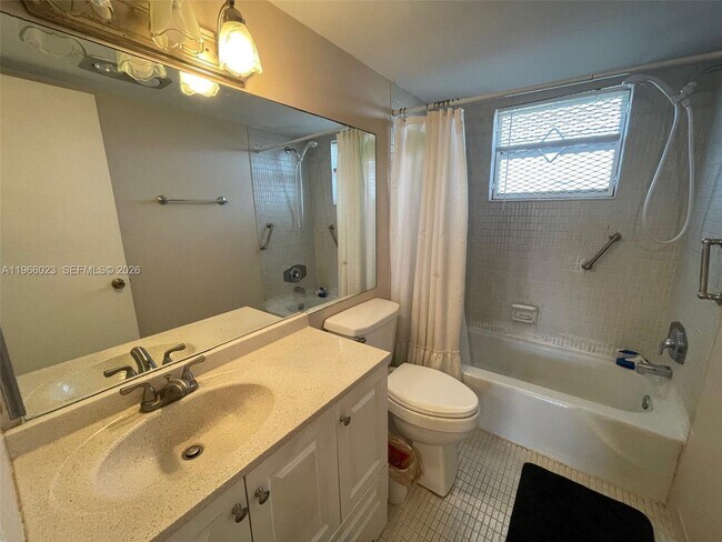 Building Photo - 4700 Washington St