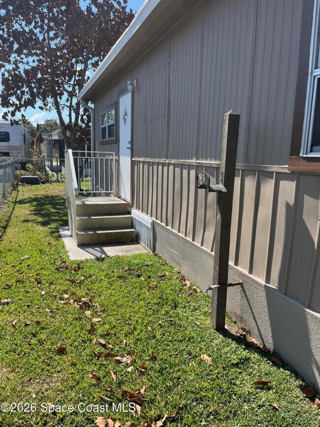 Building Photo - 2540 Chatham Way NE