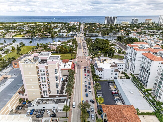 Building Photo - 455 E Palmetto Park Rd