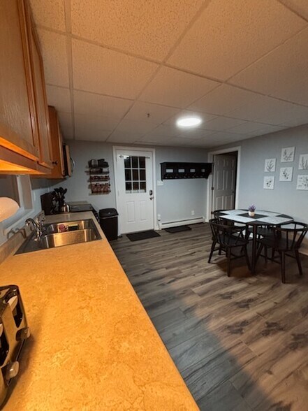 Building Photo - 197 Brackett Rd