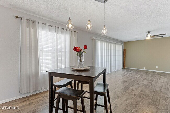 Building Photo - 6264 Escondido Dr