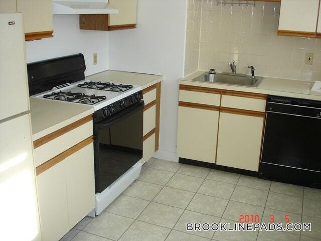 Building Photo - 72 St Paul St