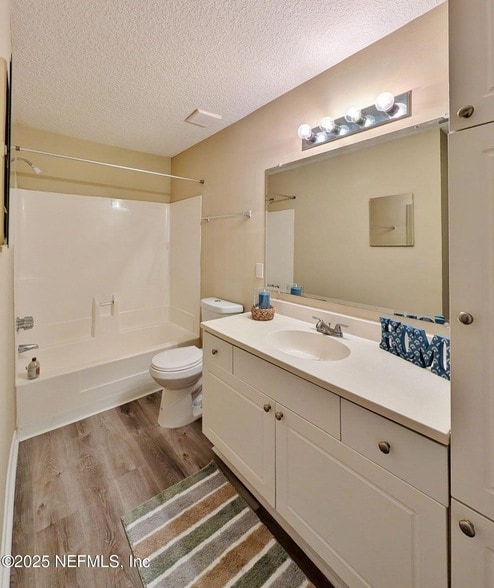 Building Photo - 10200 Belle Rive Blvd