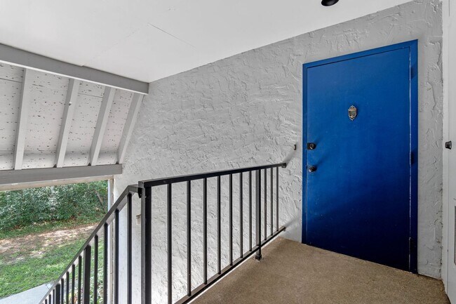 Building Photo - Lovely 1/1 condo in Winter Springs ~ Fresh...