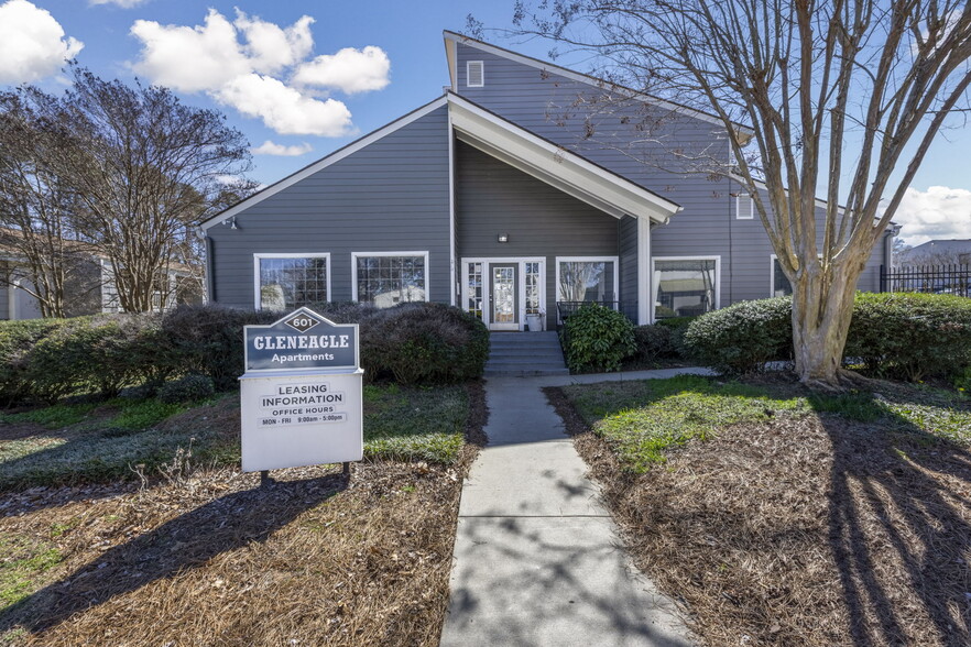 Primary Photo - Gleneagle Apartment Homes