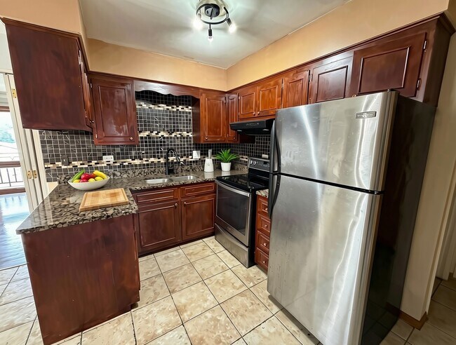 Building Photo - 3158 W 93rd St