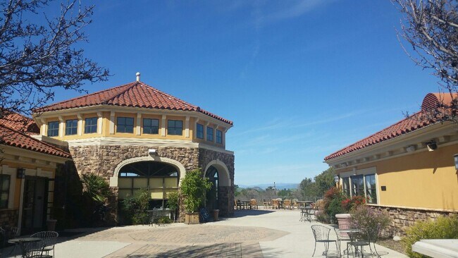 Building Photo - 237 Green Lea Pl