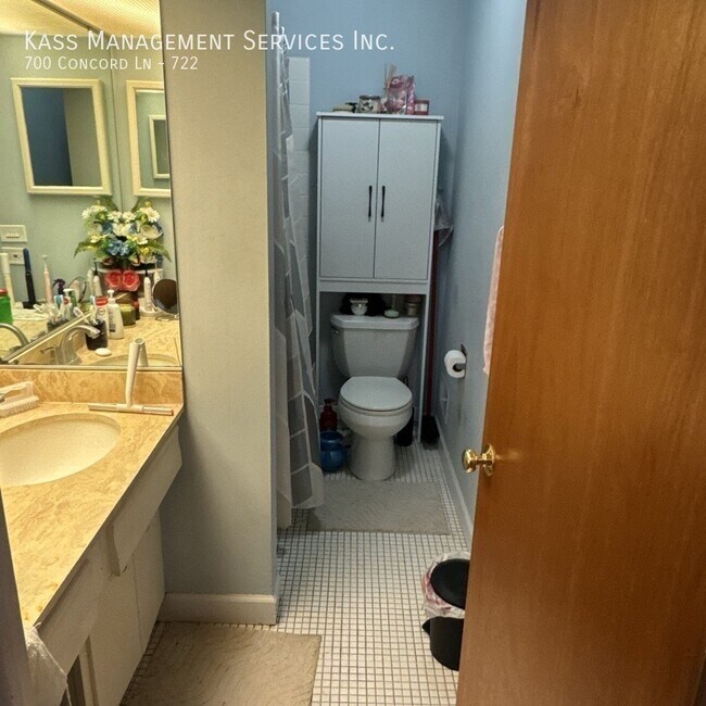 Building Photo - 700 Concord Ln