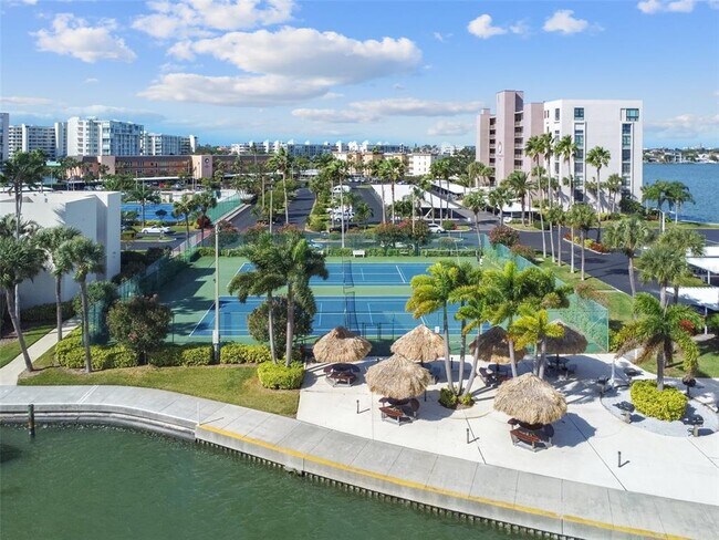 Building Photo - 7400 Sun Island Dr S
