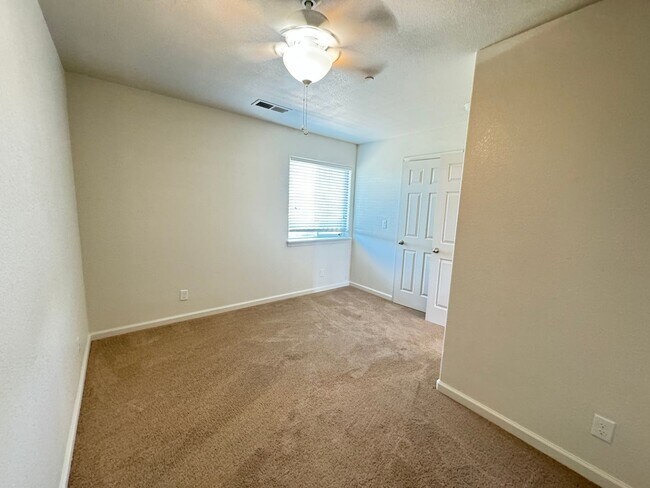 Building Photo - 3 bed/ 2 bath house in country setting