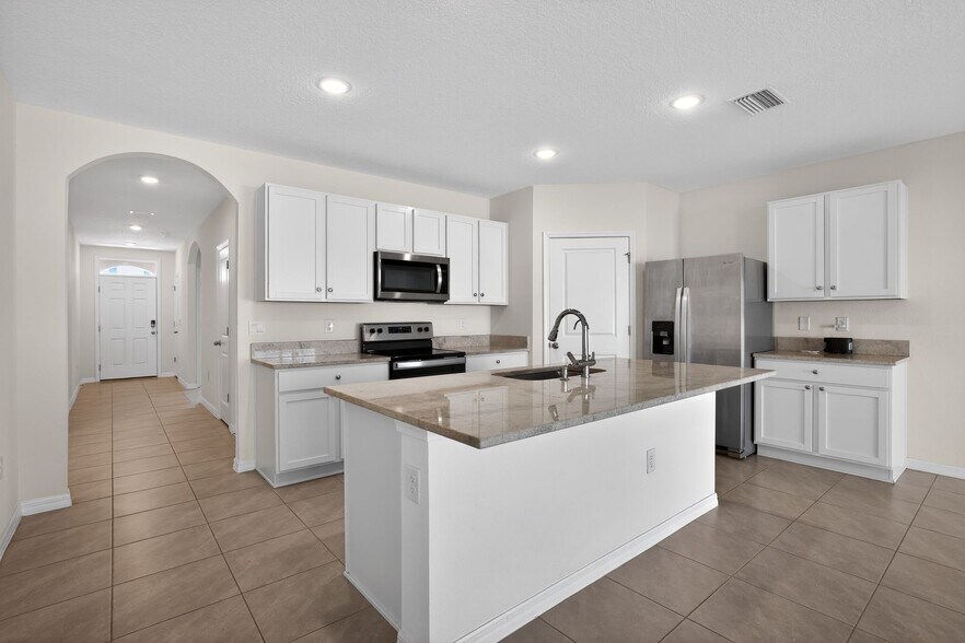 Building Photo - 34211 Jasper Stone Dr