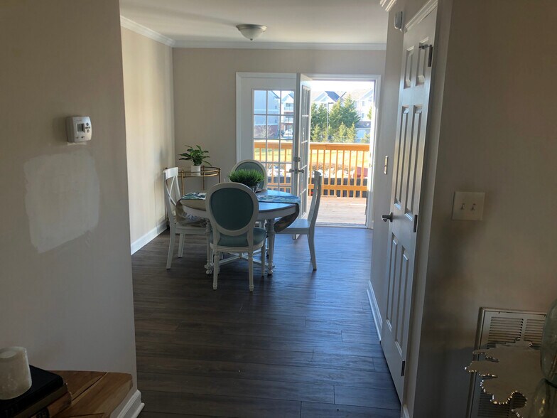 Building Photo - 983 Red Mile Rd