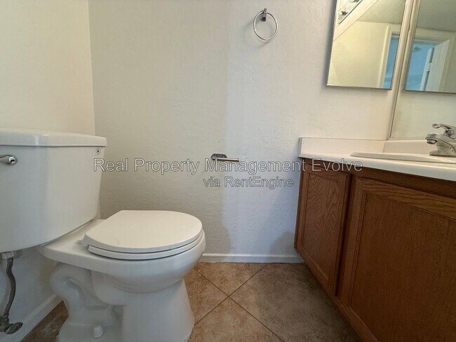Building Photo - 1813 S 63rd Dr