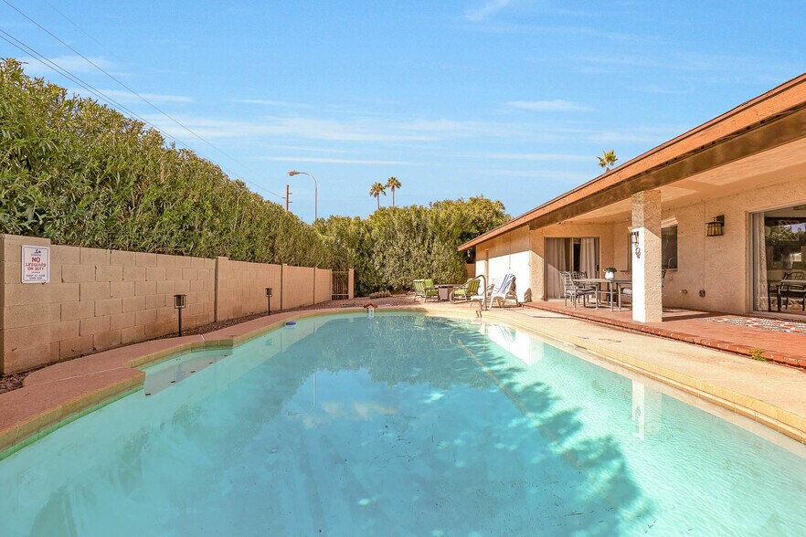 Building Photo - 7949 E Luke Ln