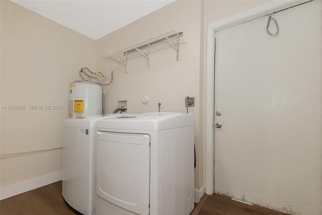 Building Photo - 9481 Stanley Ln