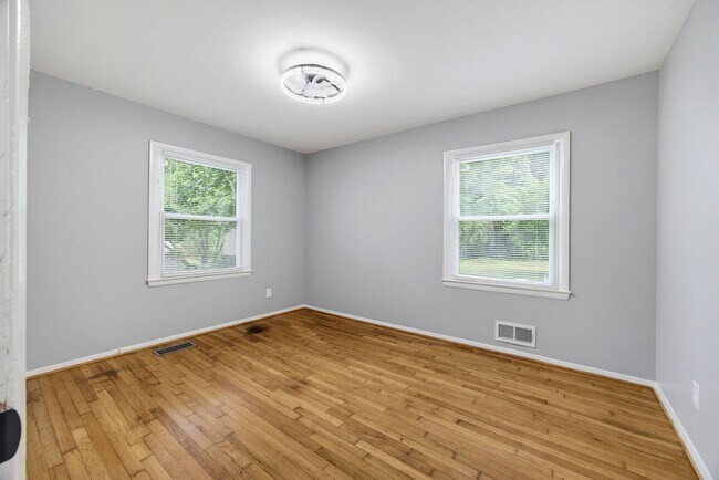 Building Photo - Fantastic Renovation in Smyrna!