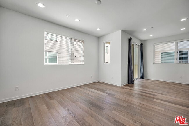 Building Photo - 5605 E Alloway Ct