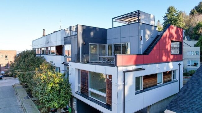 Building Photo - Stunning Air Conditioned Alki Condo Overlooking Majestic Puget Sound!