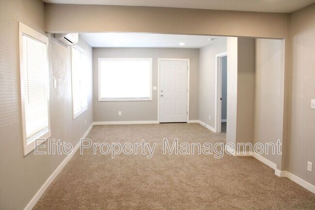 Building Photo - 1639 E Orman Ave