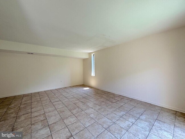 Building Photo - 4675 Logsdon Dr