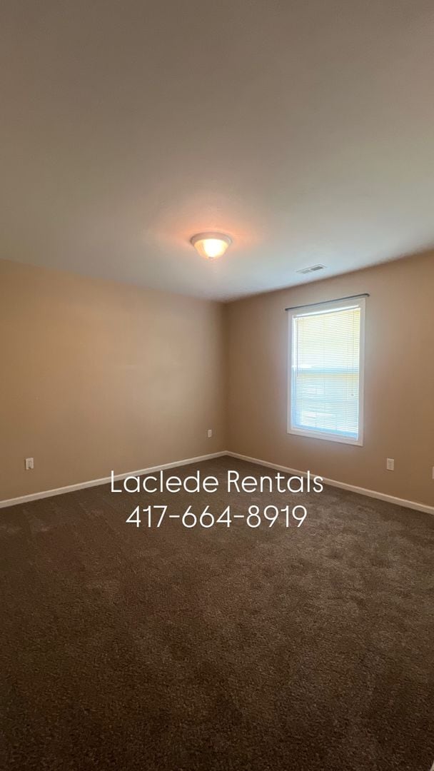 Building Photo - 2132 Cedarwood Ct