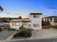 Building Photo - Spacious Remodeled Home with Separate Apar...