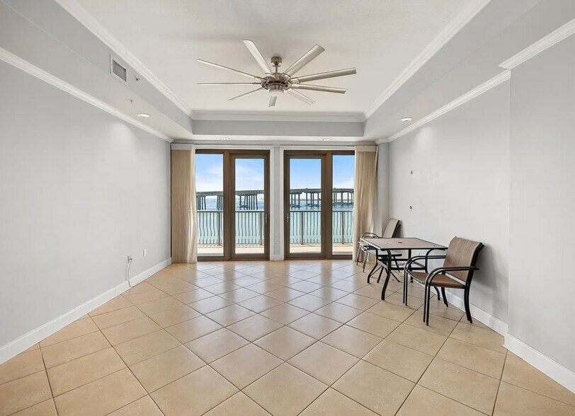 Building Photo - 5 Calhoun Ave