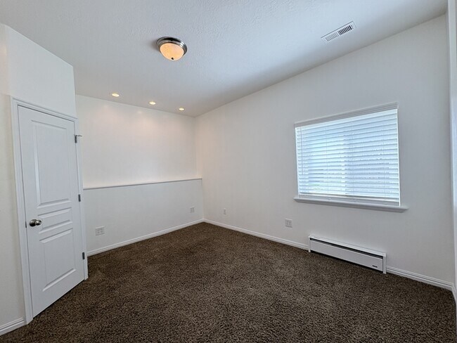 Building Photo - Peppercorn