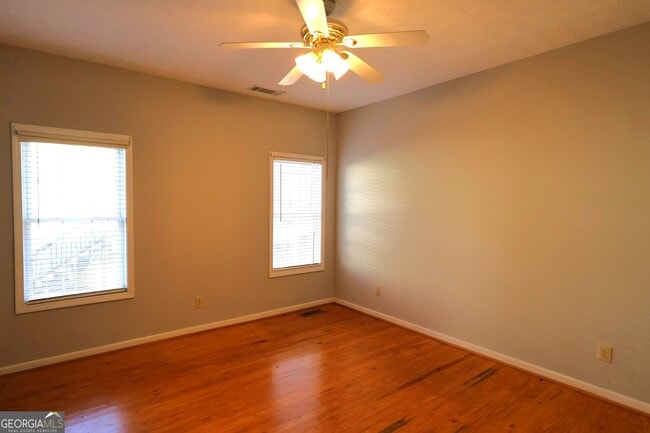 Building Photo - 217 Mountain View St