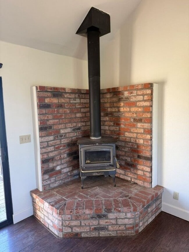 Building Photo - Unique 2 Bedroom Country Property Vacaville *Star Rentals