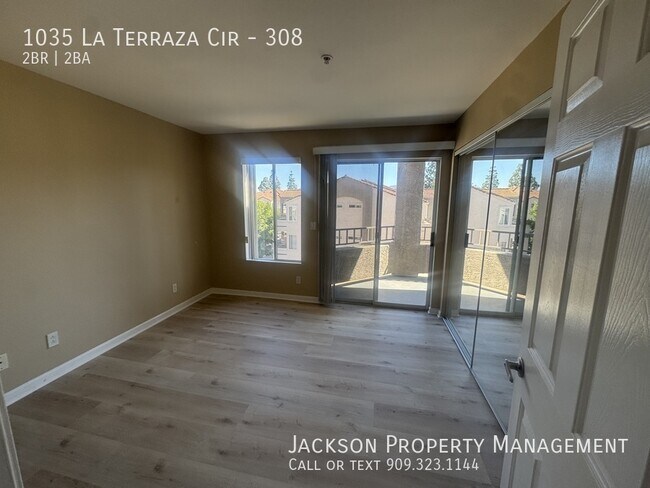 Building Photo - 1035 La Terraza Cir