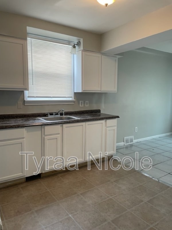 Building Photo - 9936 Montrose St