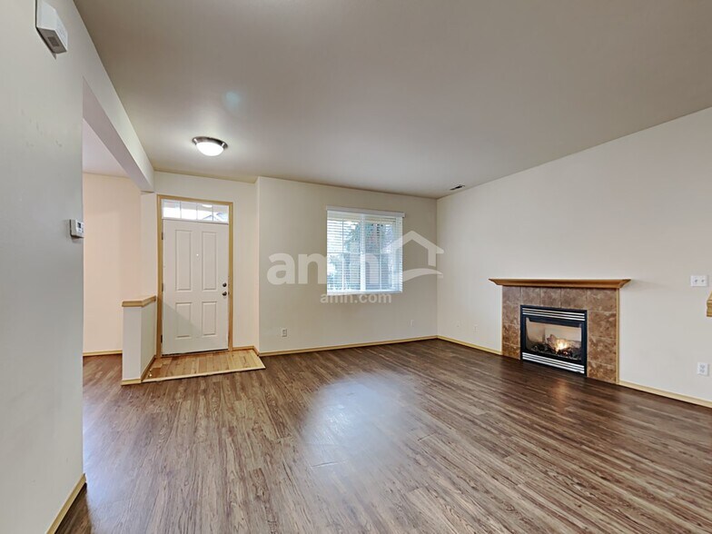 Building Photo - 6215 Park St E